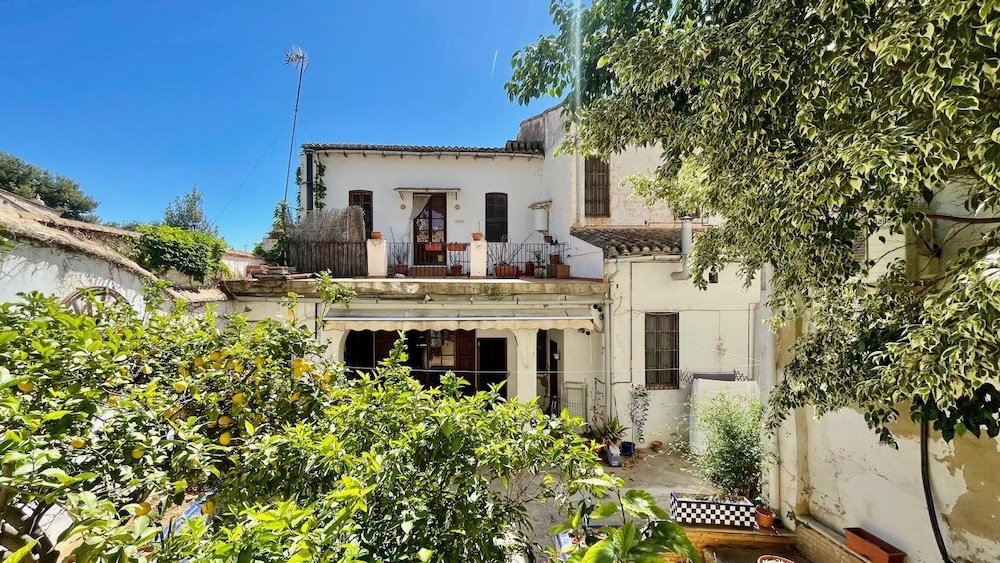 Huge Town House in Rocafort